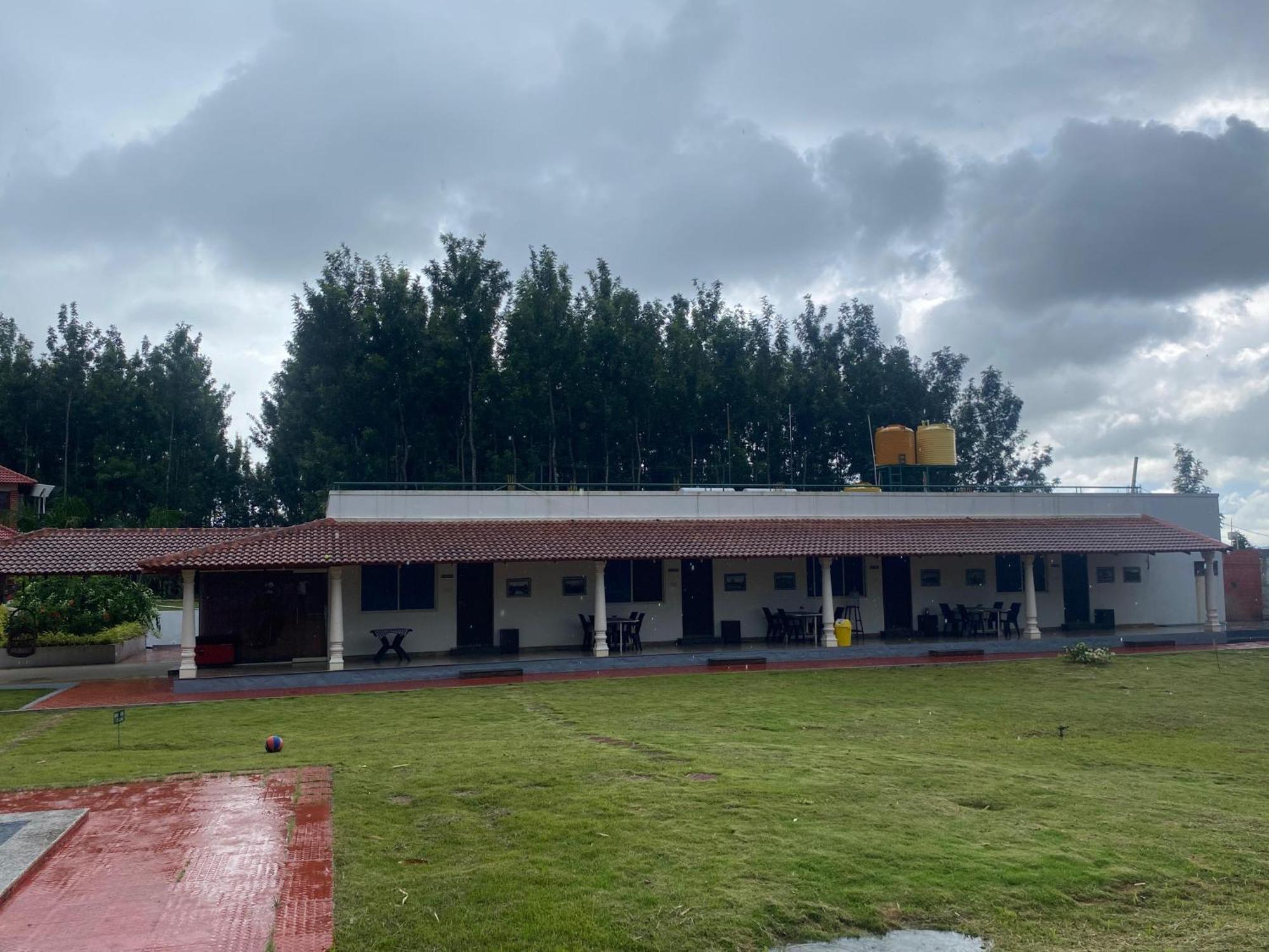 Bougain Villa Chikmagalur Luaran gambar