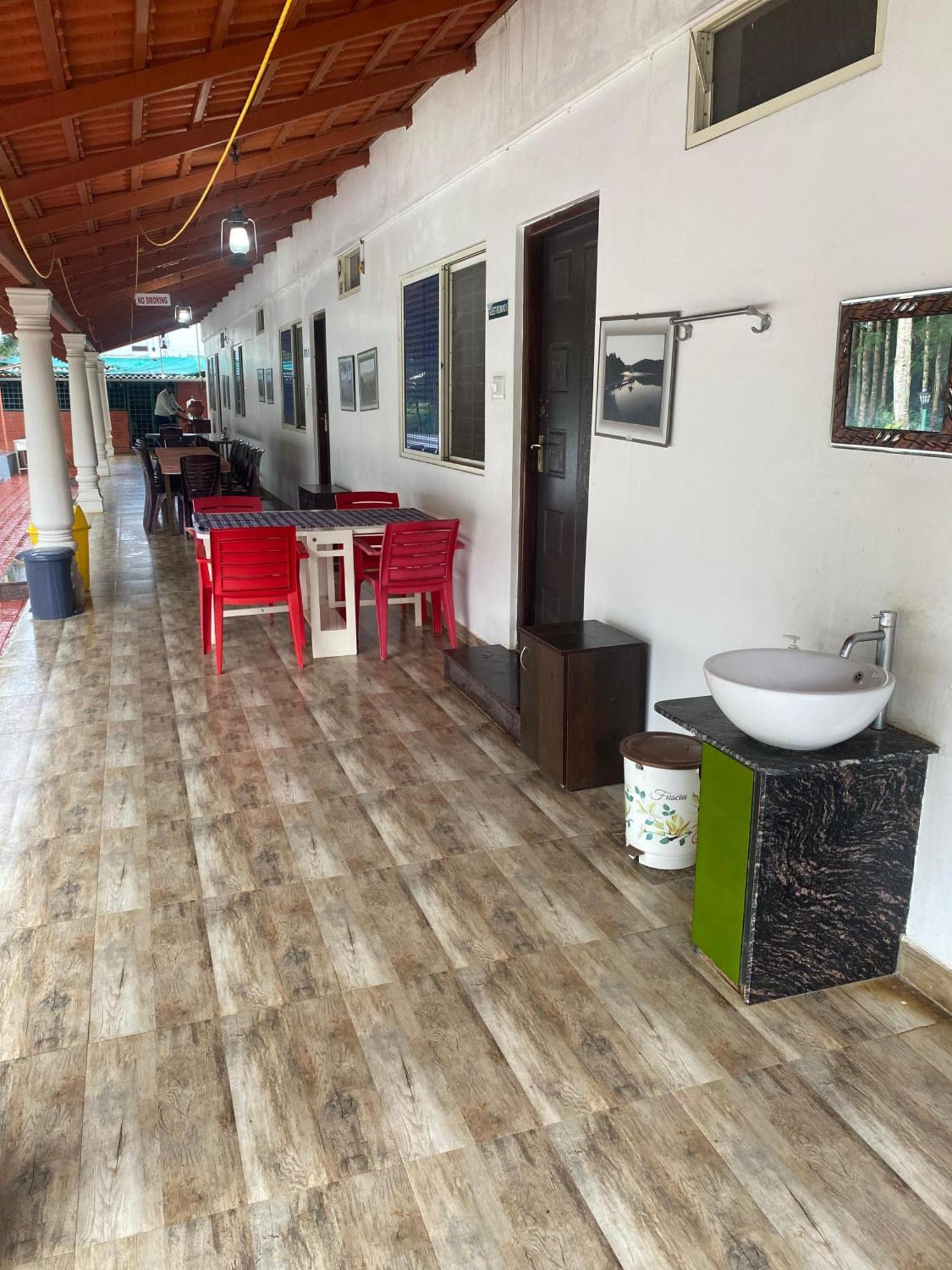 Bougain Villa Chikmagalur Luaran gambar