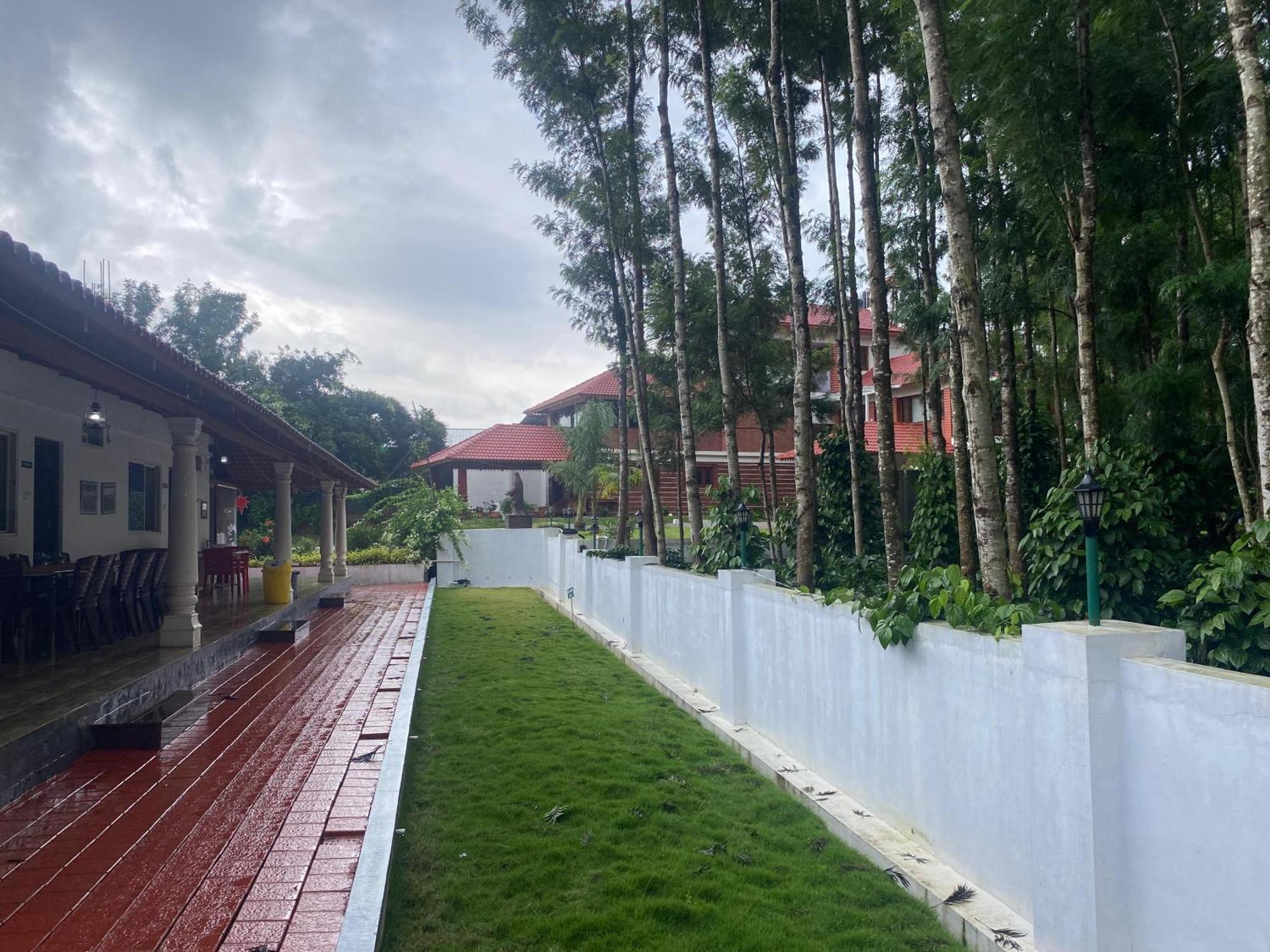 Bougain Villa Chikmagalur Luaran gambar